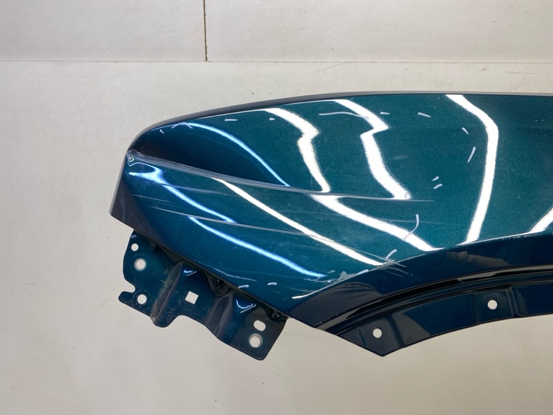 Крыло переднее левое