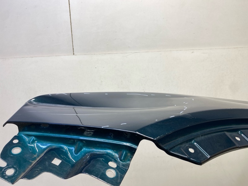 Крыло переднее левое