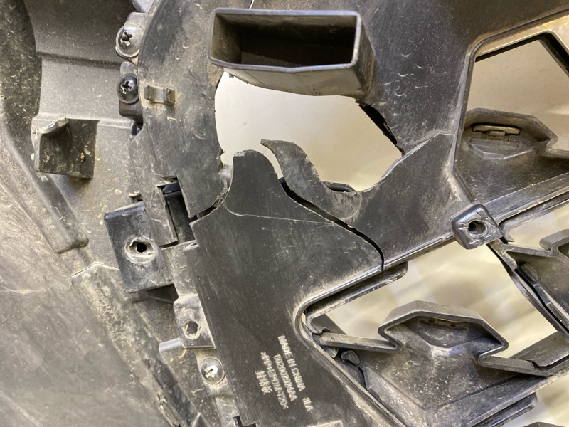 Бампер передний