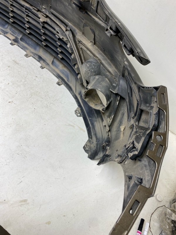 Бампер передний