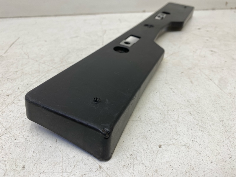 Накладка переднего бампера под номер