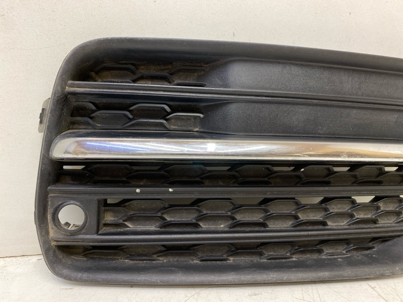 Накладка переднего бампера правая