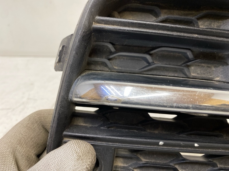 Накладка переднего бампера правая