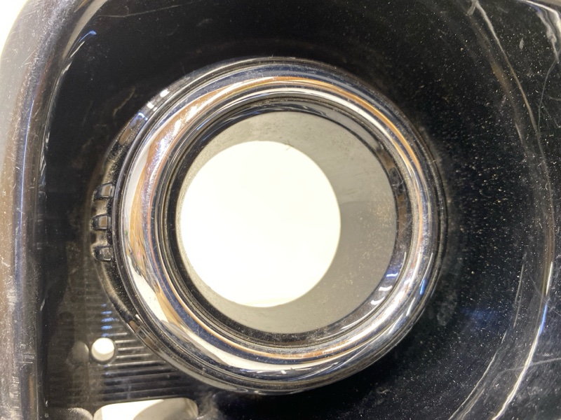 Рамка противотуманной фары правой