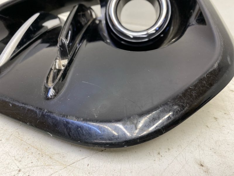 Рамка противотуманной фары правой