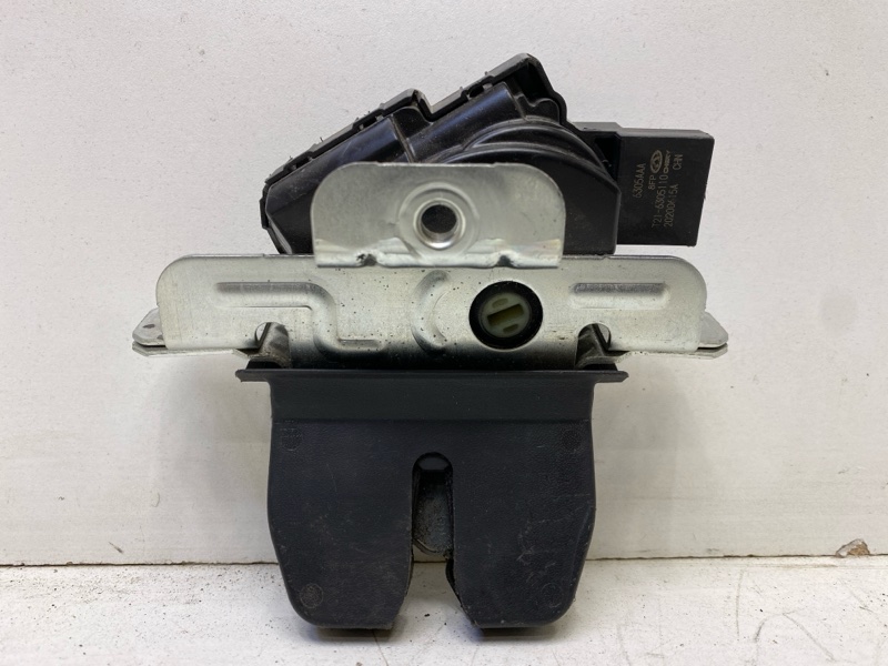 Замок багажника