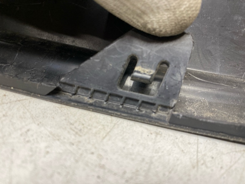 Рамка противотуманной фары правой