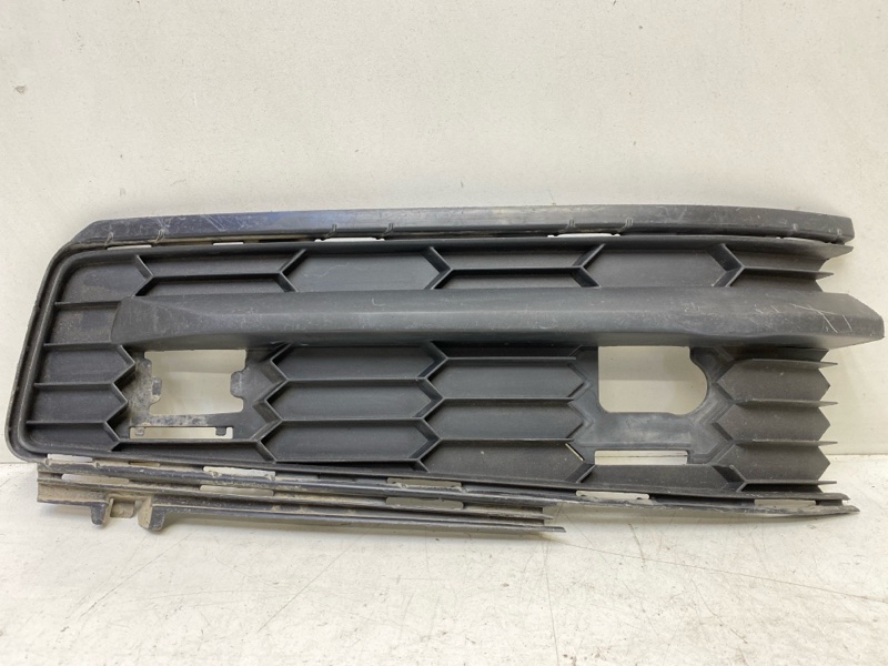 Накладка переднего бампера правая