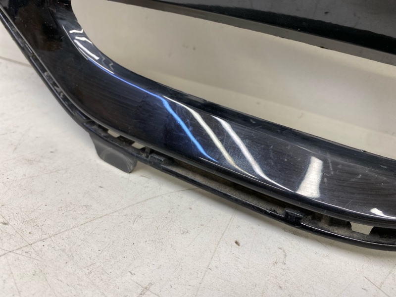 Рамка противотуманной фары правой