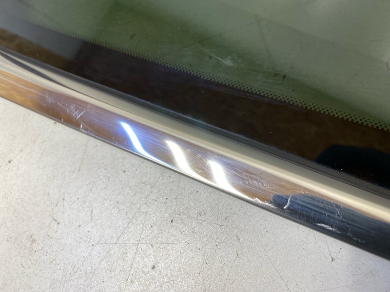 Стекло боковое