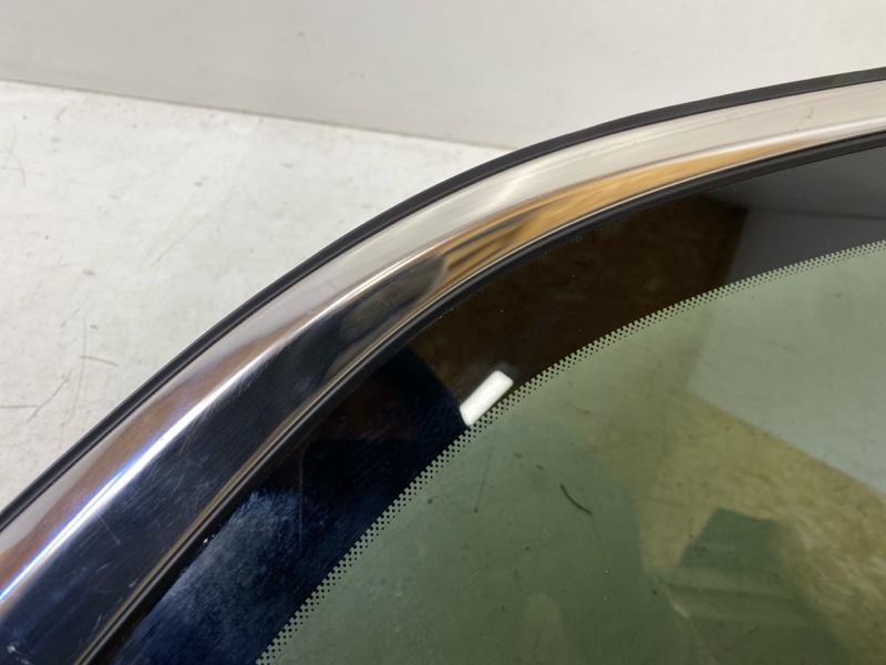 Стекло боковое