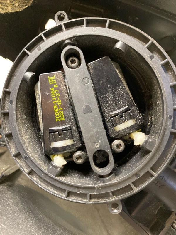 Зеркало левое механическое