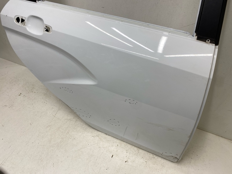 Дверь задняя правая