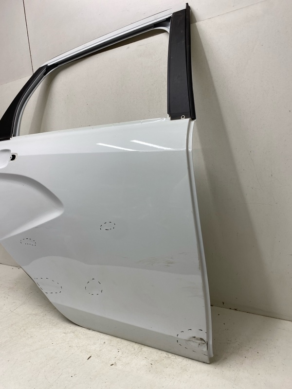 Дверь задняя правая