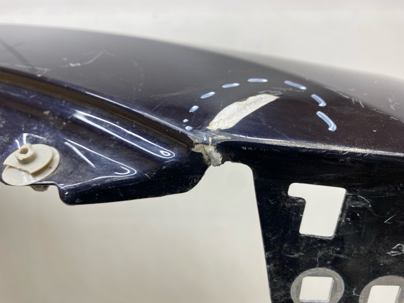 Крыло переднее правое