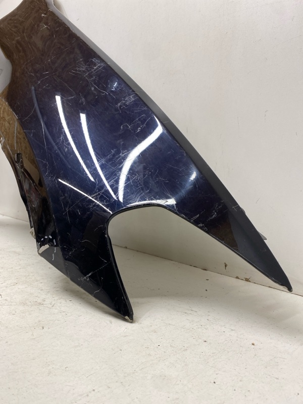 Крыло переднее правое