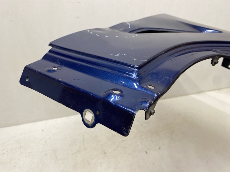 Крыло переднее правое