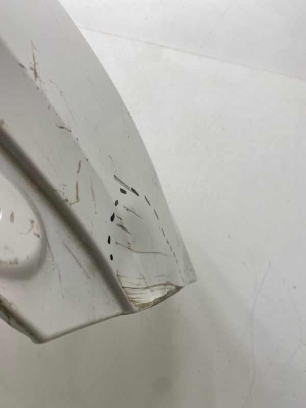 Крыло переднее правое