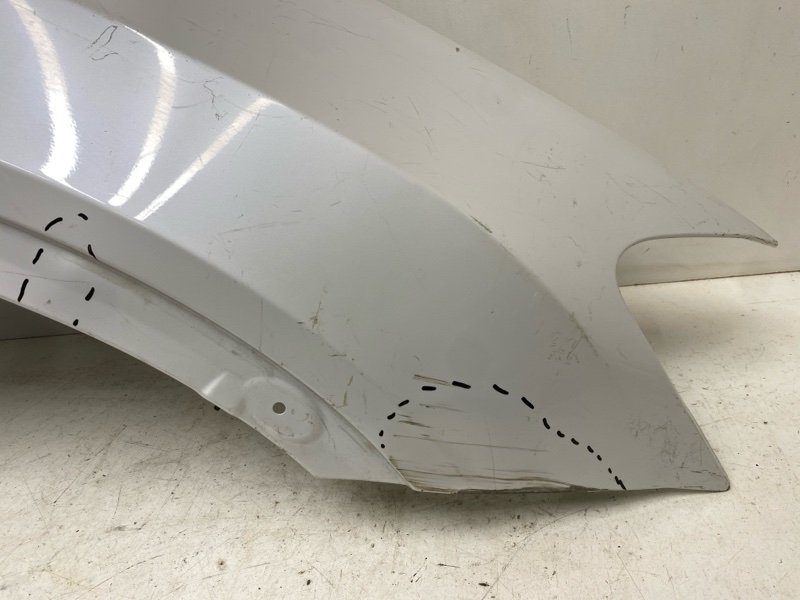 Крыло переднее правое