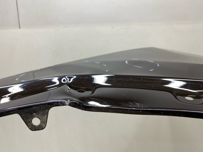 Крыло переднее правое