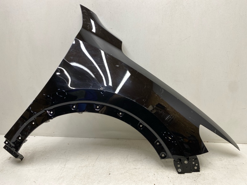 Крыло переднее правое