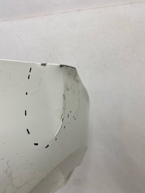 Крыло переднее правое