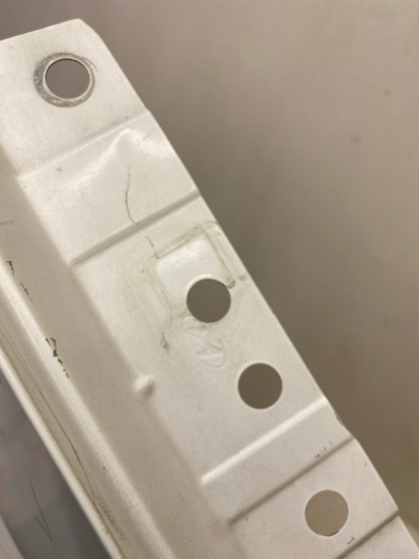 Крыло переднее правое