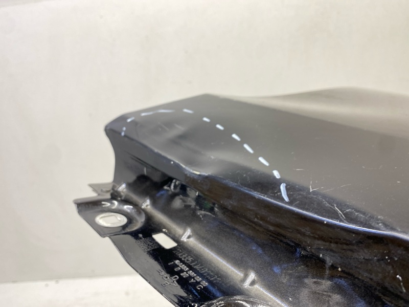 Крыло переднее правое