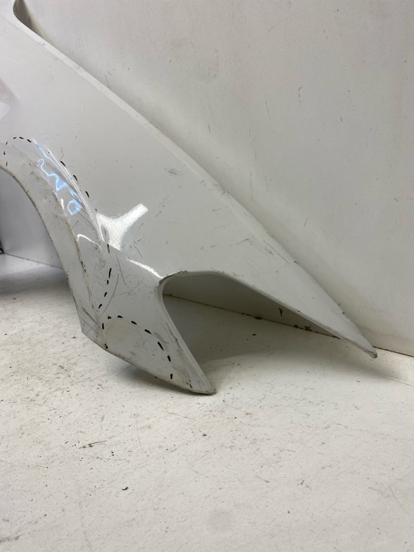 Крыло переднее правое