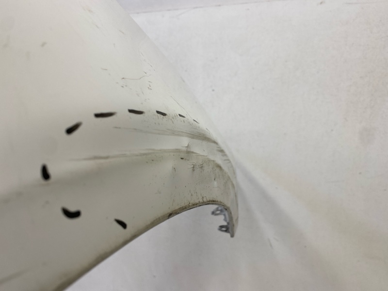 Крыло переднее правое