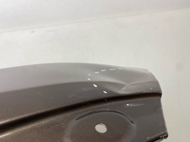 Крыло переднее правое