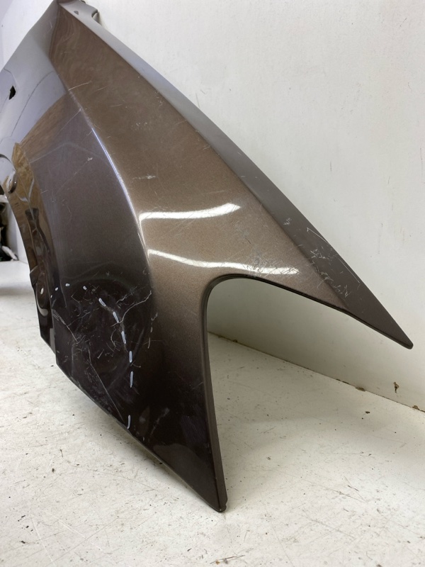 Крыло переднее правое