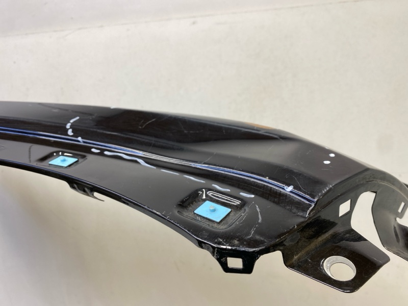 Крыло переднее правое