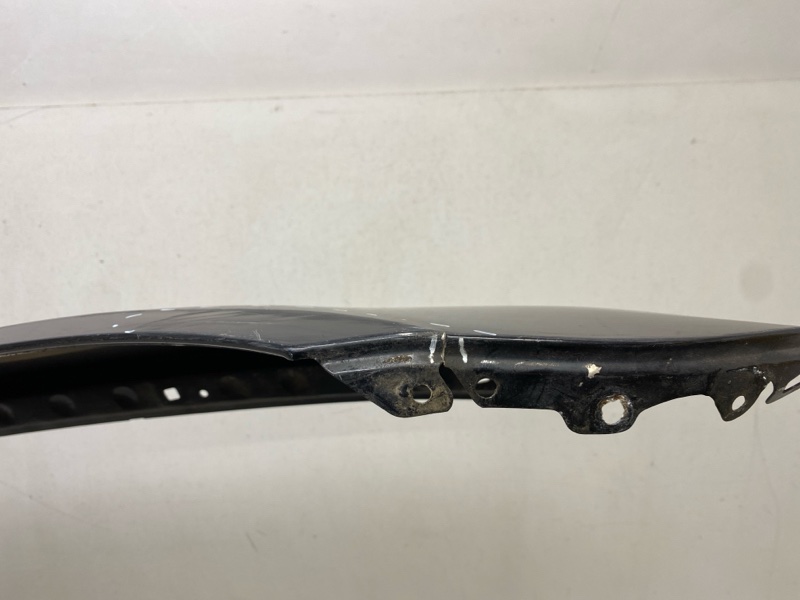 Крыло переднее правое