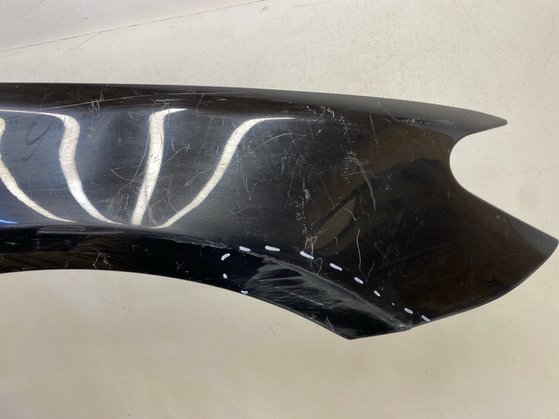 Крыло переднее правое