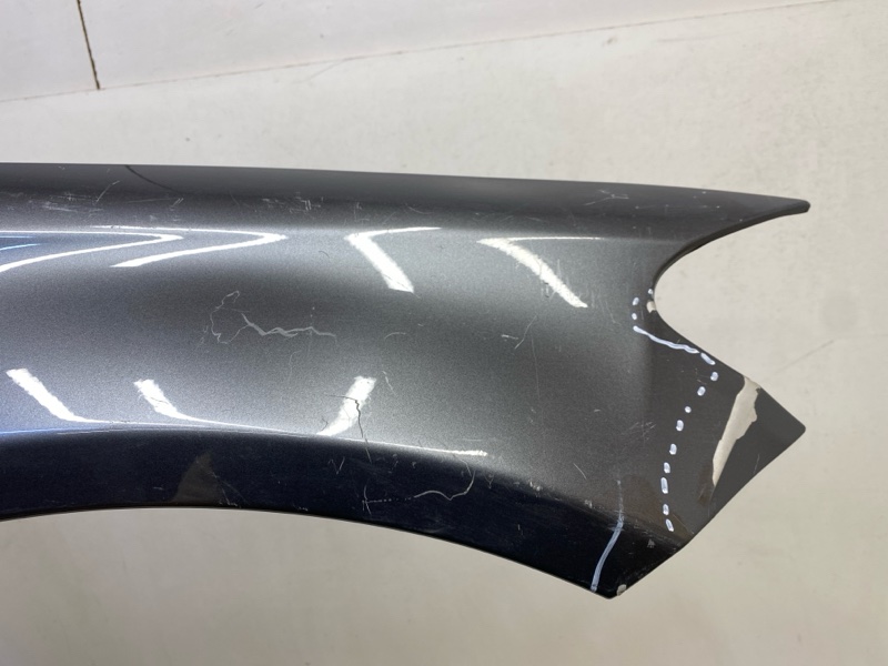 Крыло переднее правое