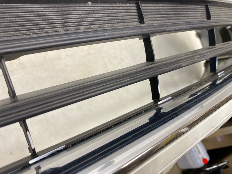 Бампер передний