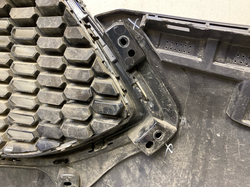 Бампер передний