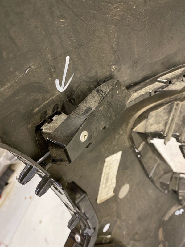 Бампер передний