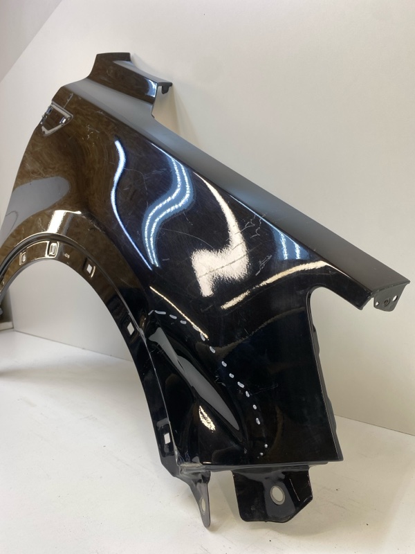 Крыло переднее правое