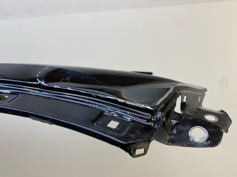 Крыло переднее правое