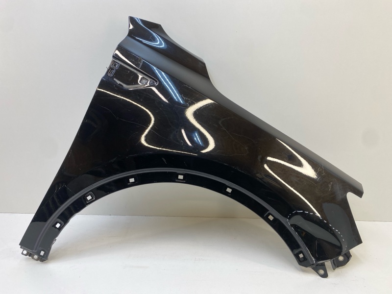 Крыло переднее правое