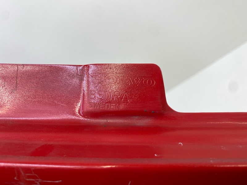 Крыло переднее правое