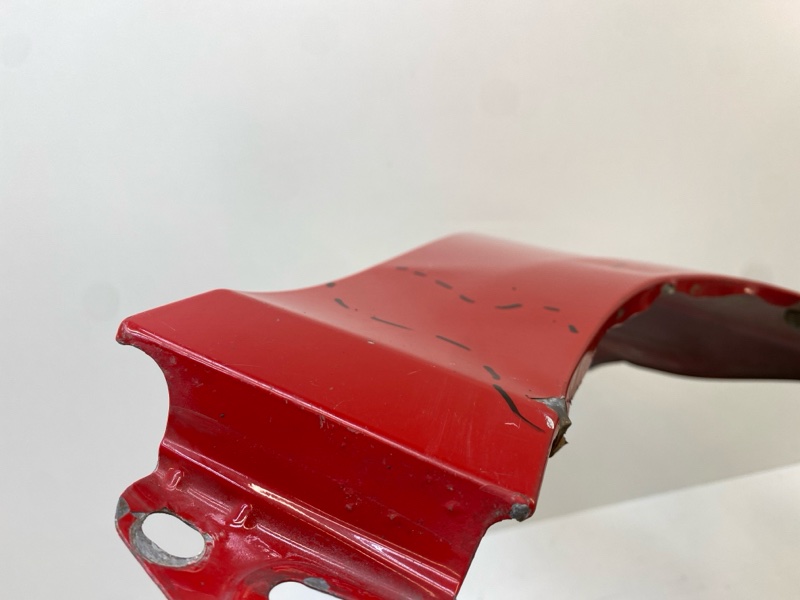 Крыло переднее правое