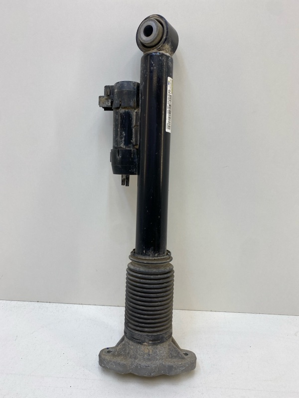 Амортизатор задний правый