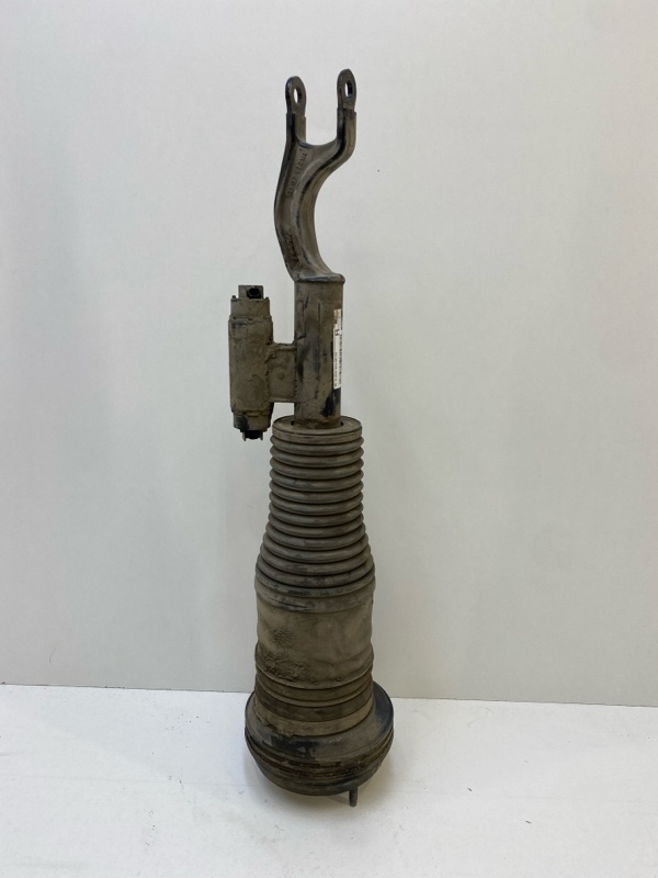 Амортизатор передний правый