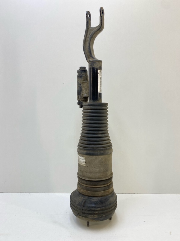 Амортизатор передний левый