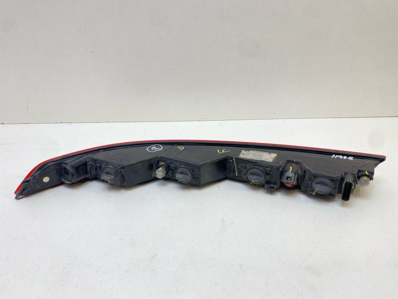 Фонарь задний в бампер правый