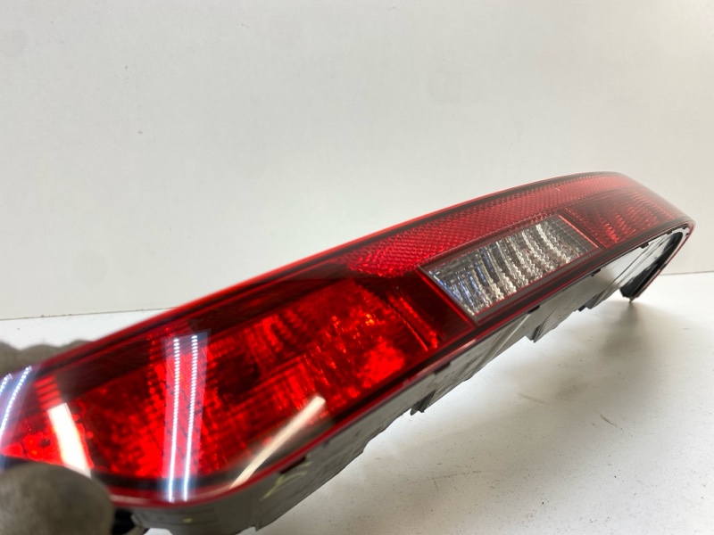 Фонарь задний в бампер правый