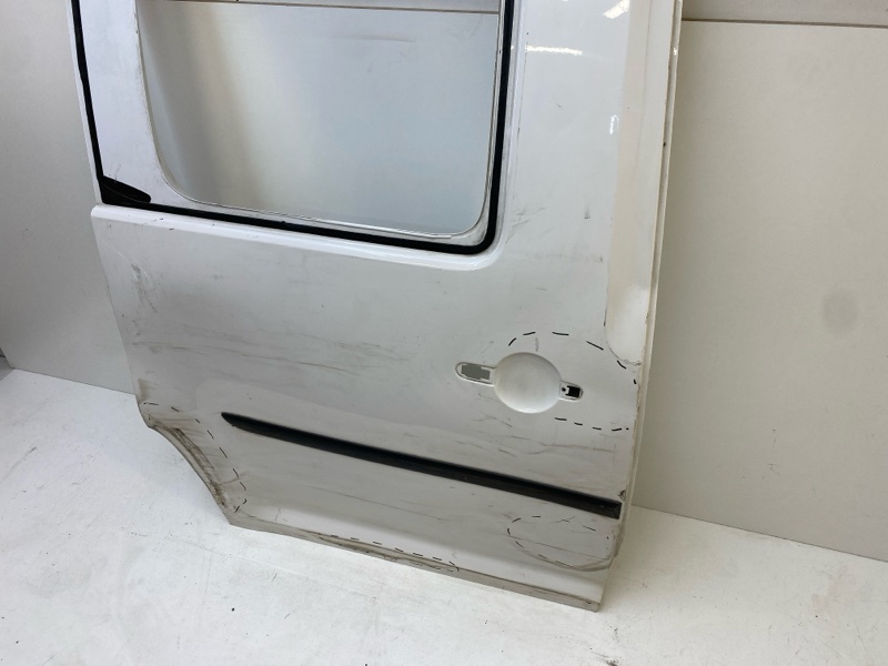 Дверь задняя правая